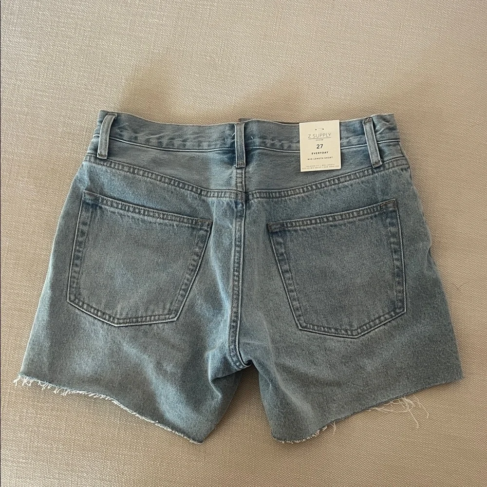 Z Supply “Everyday” High-Rise Jean Shorts - Picture 4 of 4